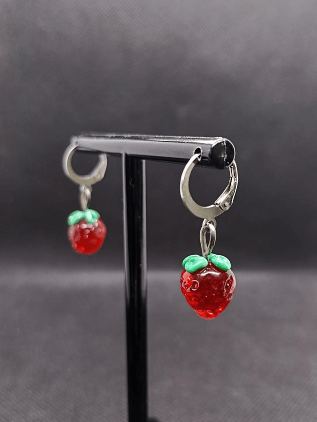 Boucles d'oreilles Fraise en verre