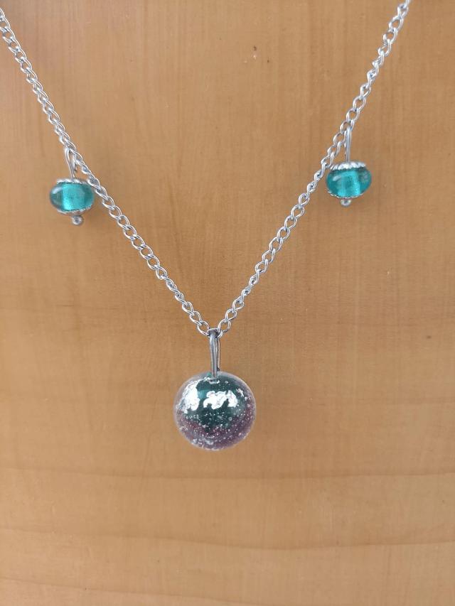 Collier en verre nuancé