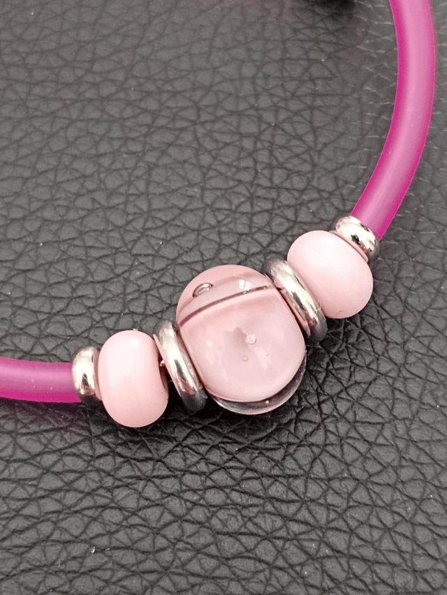Bracelet rose en verre 