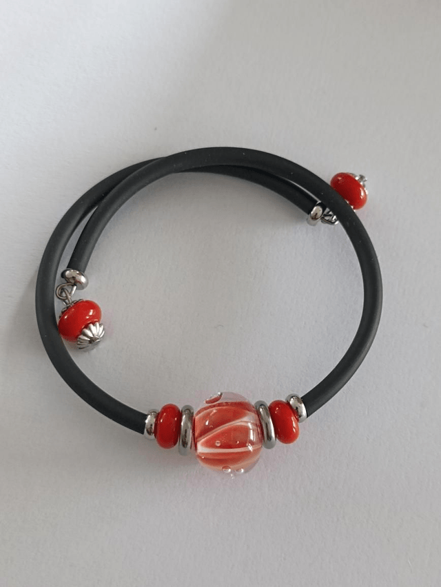 Bracelet rouge en verre
