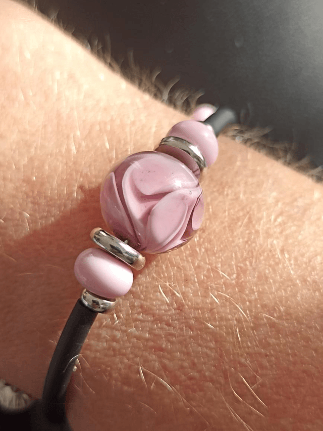 Bracelet rose en verre 