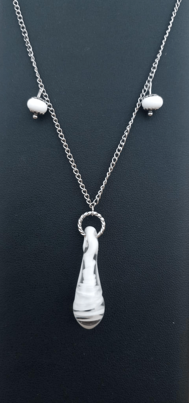 Collier goutte en verre 