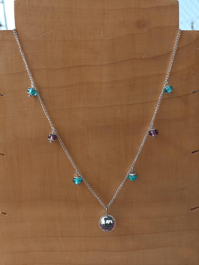 Collier en verre nuancé