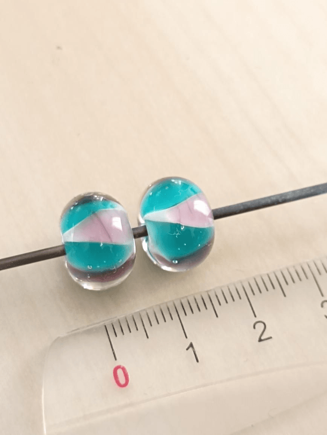 Paire de perles au chalumeau 