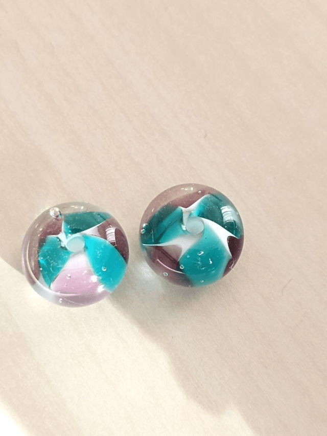 Paire de perles au chalumeau 