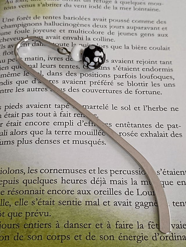 Marque-page en perles de verre filé 