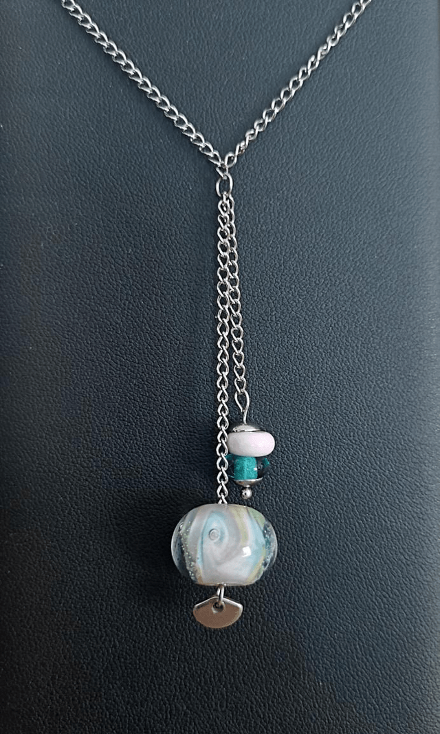 Collier en verre filé au chalumeau 