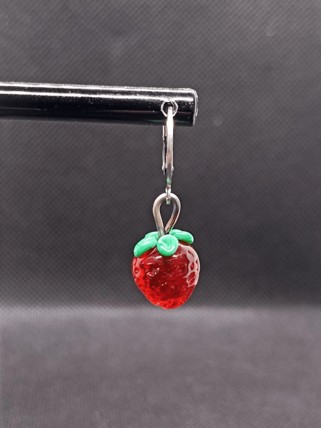 Boucles d'oreilles Fraise en verre