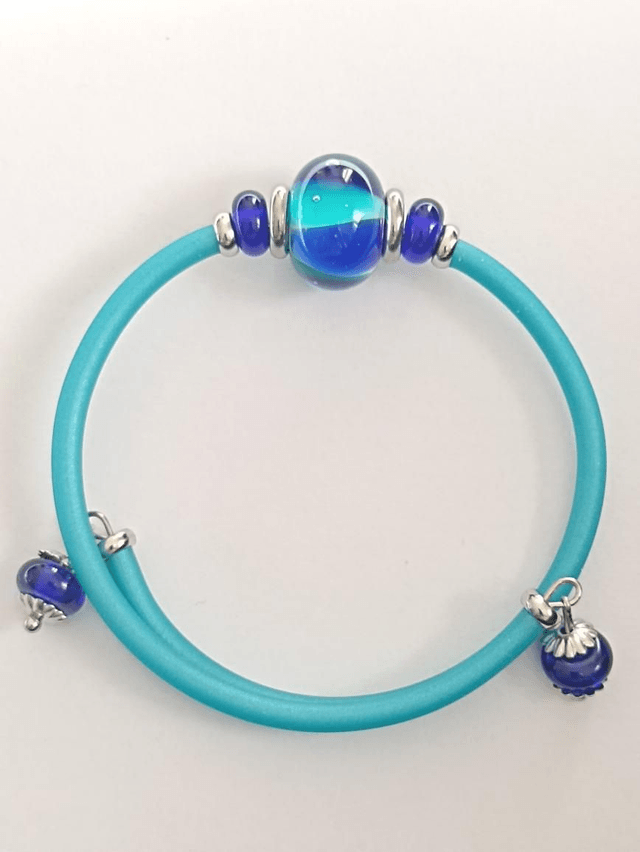 Bracelet en perles filé 
