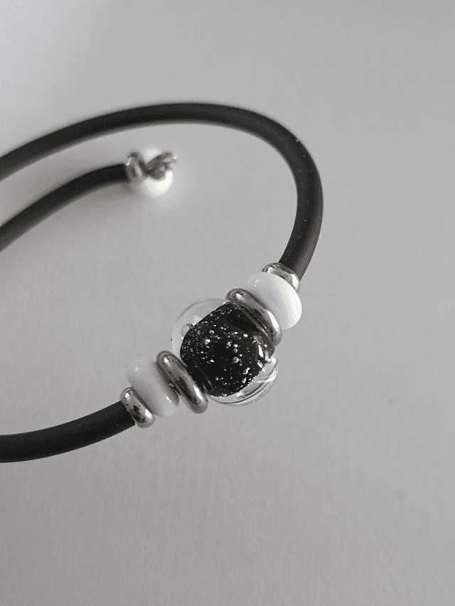 Bracelet noir en verre 