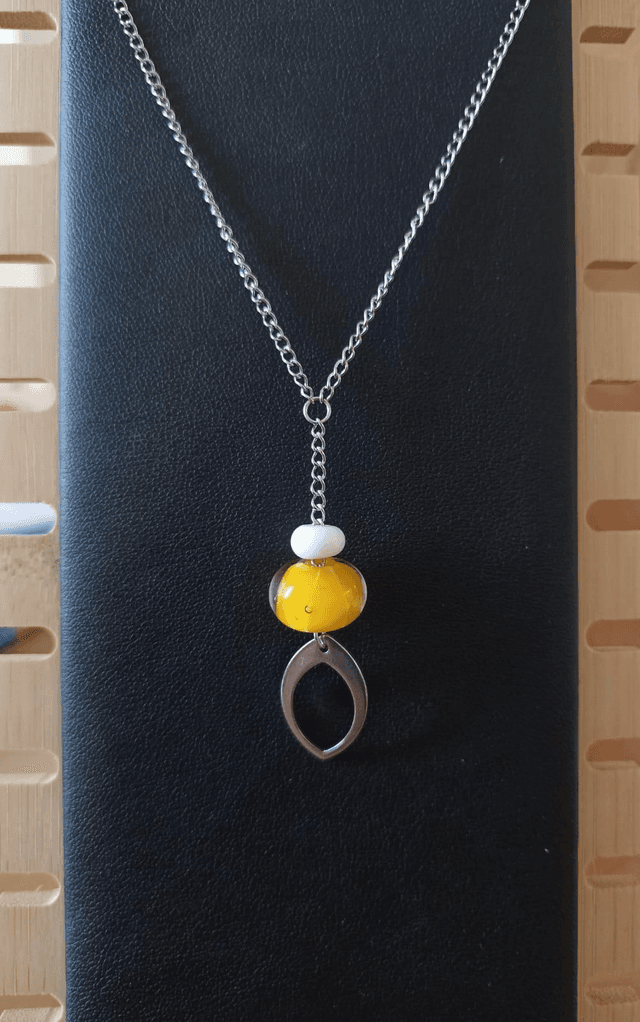 Sautoir jaune