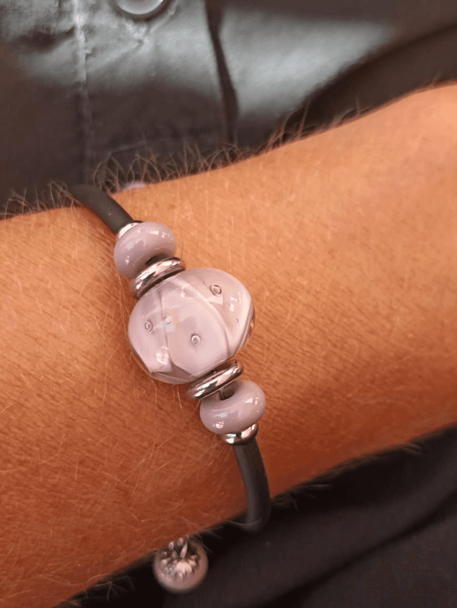 Bracelet violet en verre filé au chalumeau 